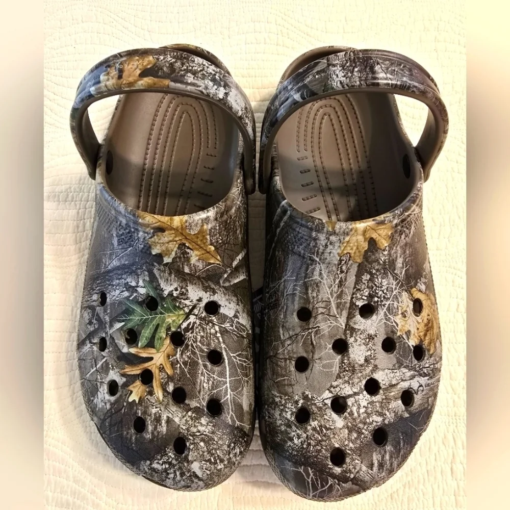 NWT Crocs Classic Realtree Edge Clogs, Limited Edition Release